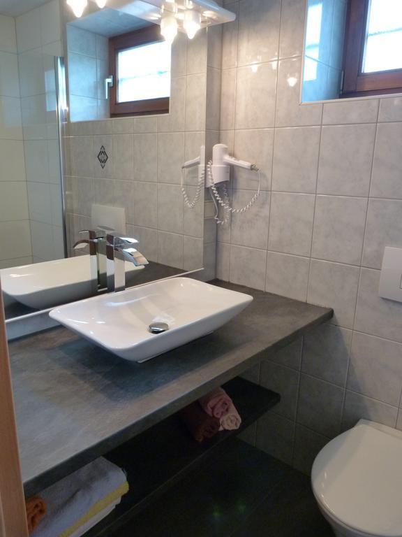 Ferienhaus Bluemel Inkl. Freier Strandbadeintritt Velden am Wörthersee Room photo