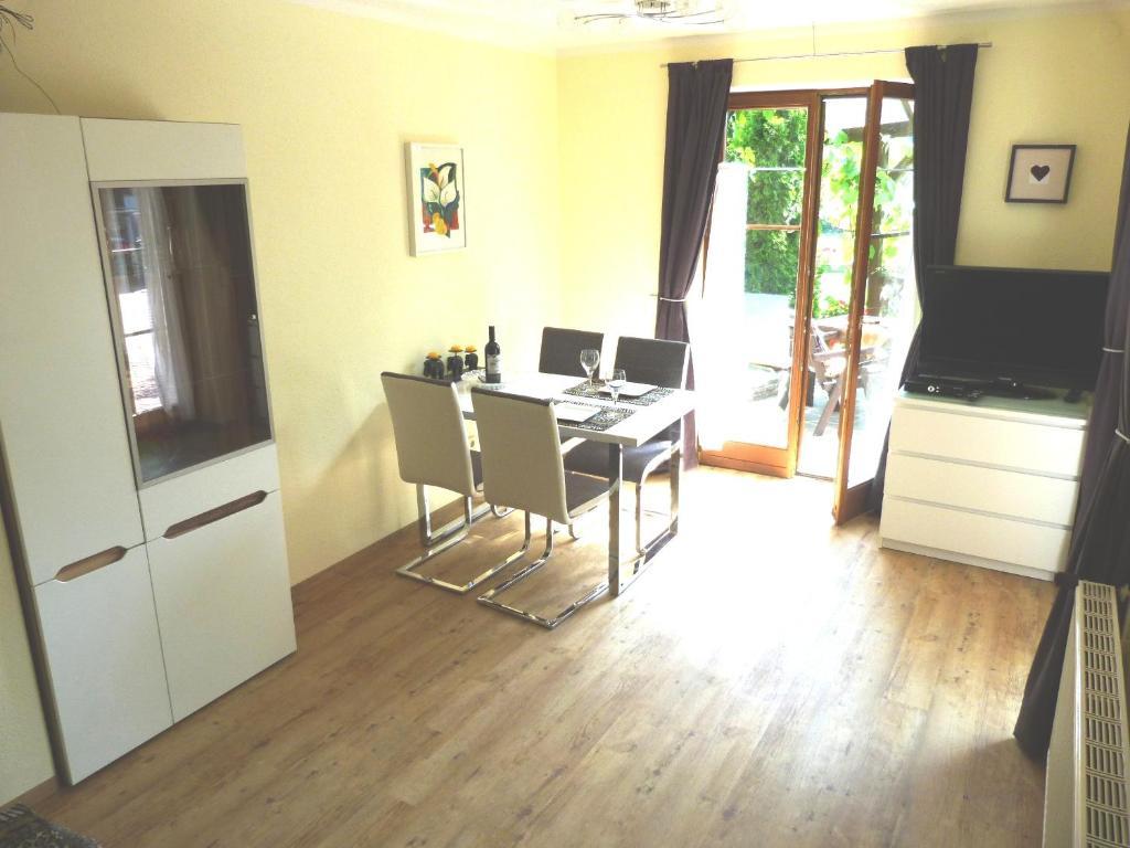 Ferienhaus Bluemel Inkl. Freier Strandbadeintritt Velden am Wörthersee Room photo